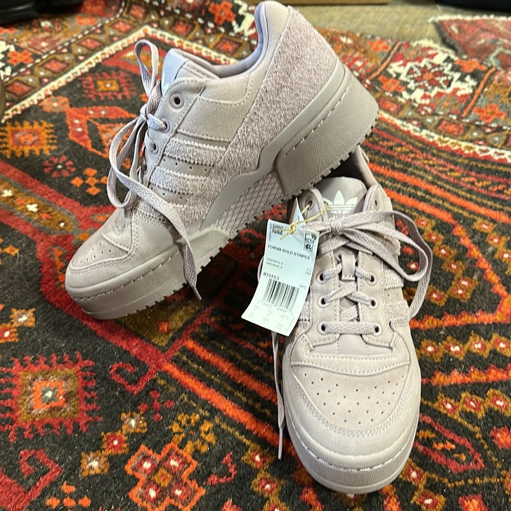NWT Adidas Forum Bold Stripes size 9 wms
